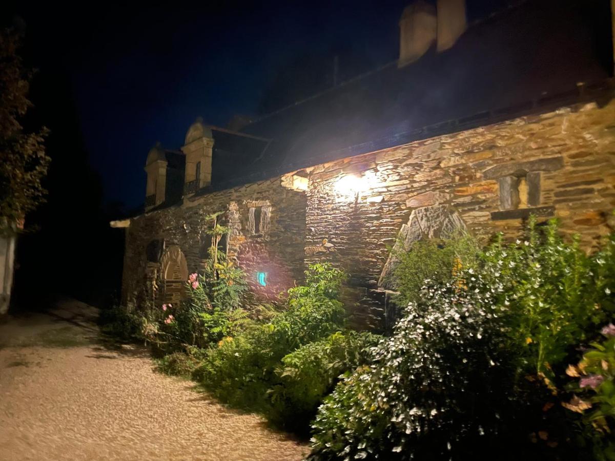 Le Clos Saint Fiacre Hotel Carentoir Eksteriør billede