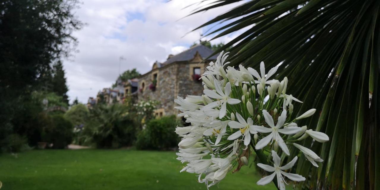 Le Clos Saint Fiacre Hotel Carentoir Eksteriør billede